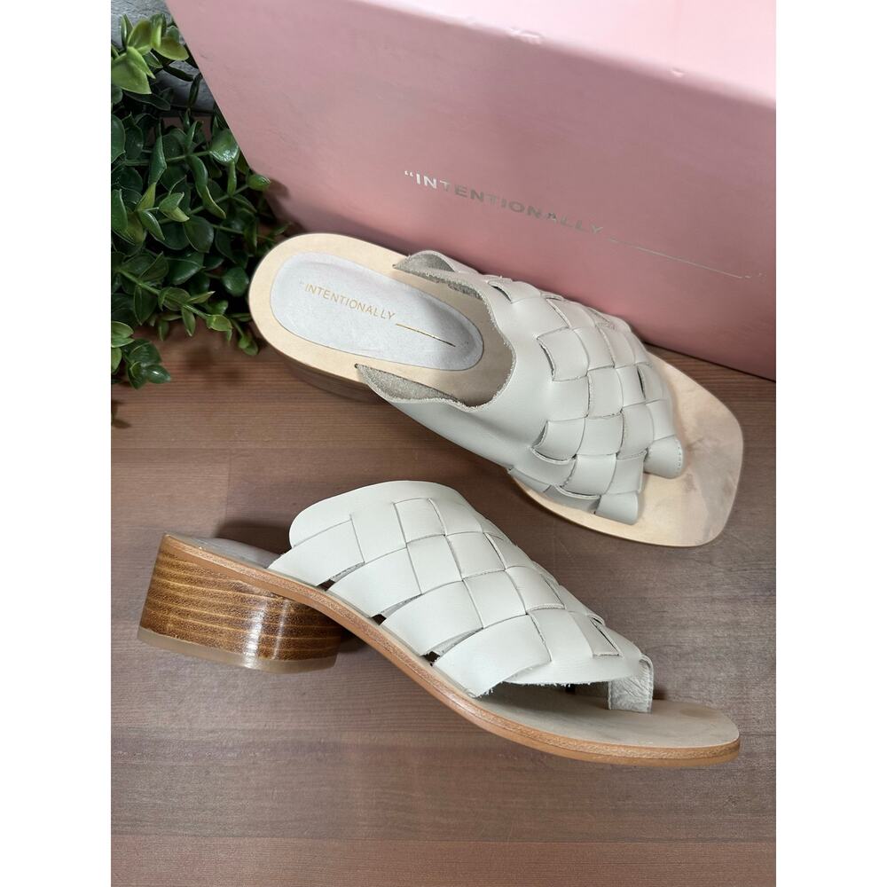 INTENTIONALLY BLANK Women's Kelly Woven Leather Sandals Cream Size 8
